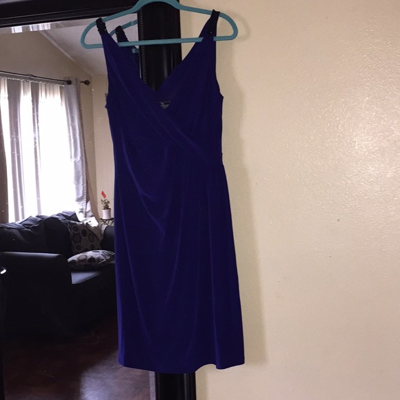 Dress - Picture 2 of 7